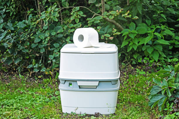 Best Portable bathroom rental  in Tulare, CA